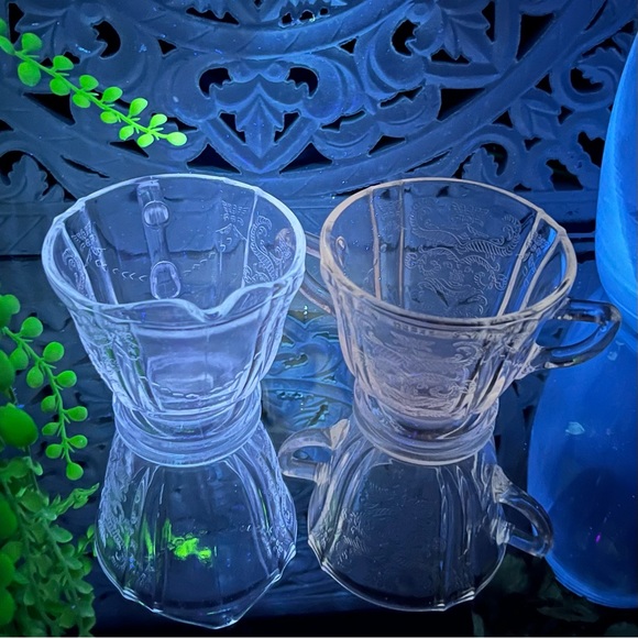 Antique cream and sugar set. - Picture 7 of 7